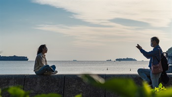 位于香港岛南端的长廊，提供了一望无际的海景，是难得的摄影地点。